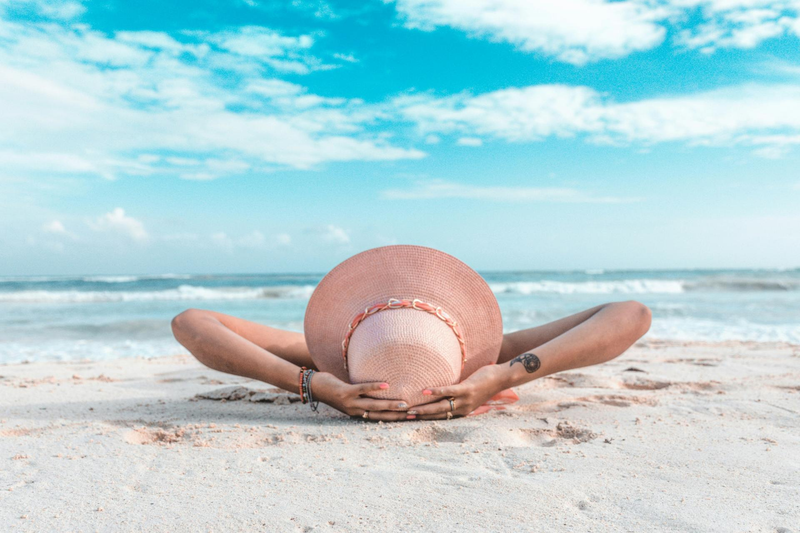 Waarom introverten juist floreren in de stilte van de zomer